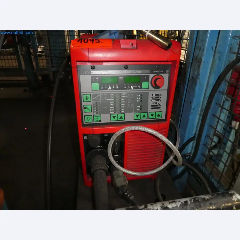 Robots, equipos de soldadura y accesorios de montaje de la industria del automóvil-1