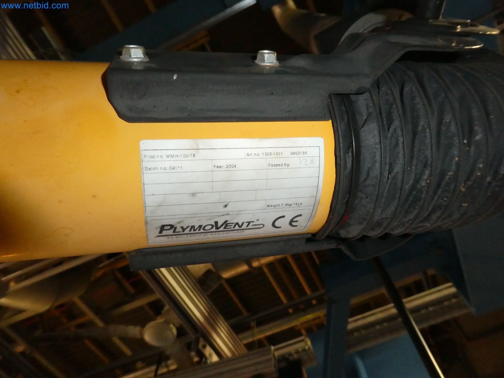 Robots, equipos de soldadura y accesorios de montaje de la industria del automóvil-1