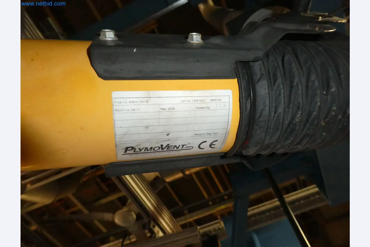 Robots, equipos de soldadura y accesorios de montaje de la industria del automóvil-1