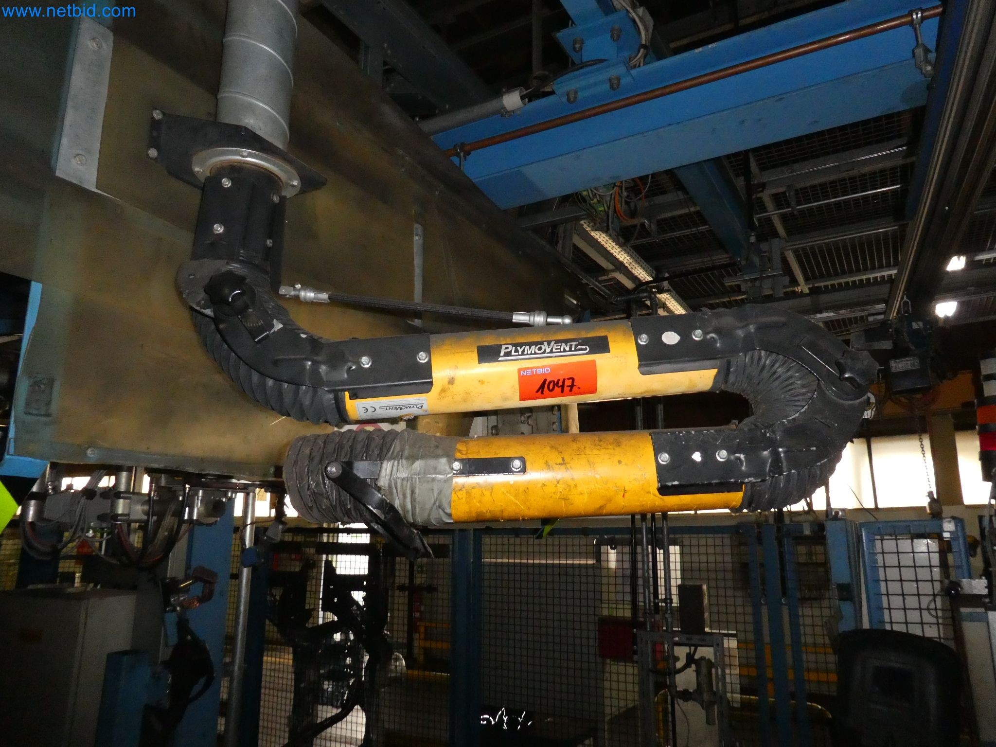 Robots, equipos de soldadura y accesorios de montaje de la industria del automóvil-4