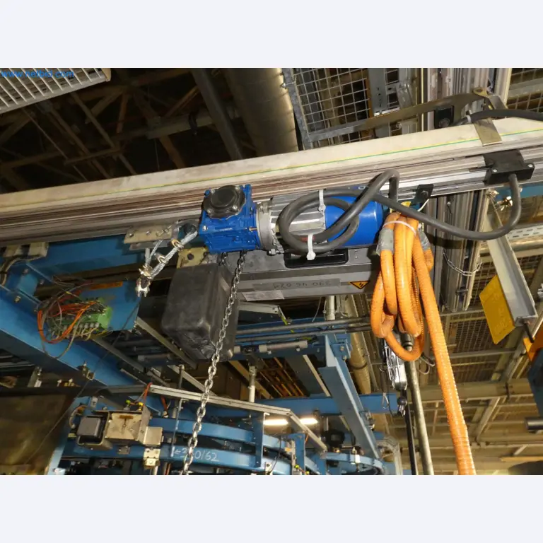 Robôs, equipamento de soldadura e acessórios de montagem da indústria automóvel-1