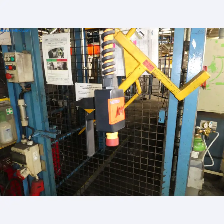 Robôs, equipamento de soldadura e acessórios de montagem da indústria automóvel-2