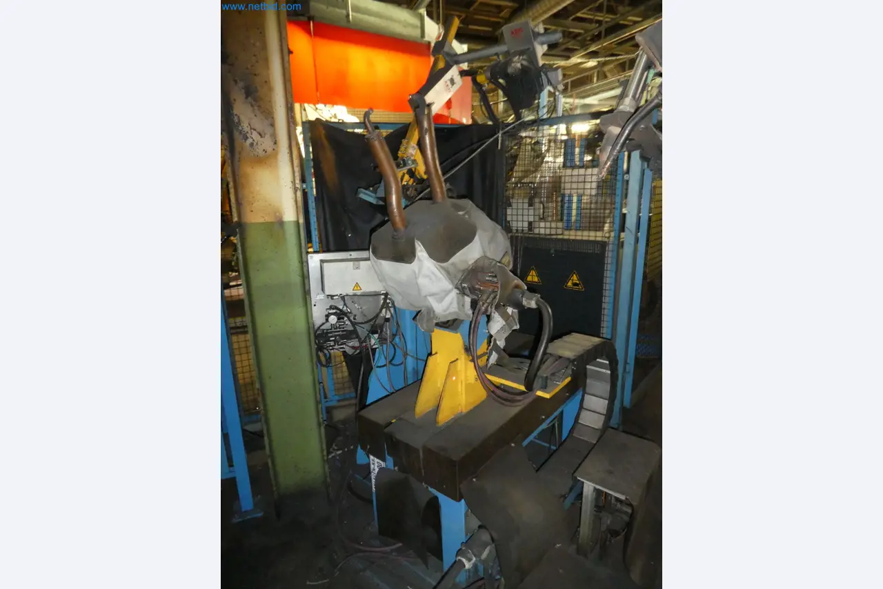 Robots, equipos de soldadura y accesorios de montaje de la industria del automóvil-11