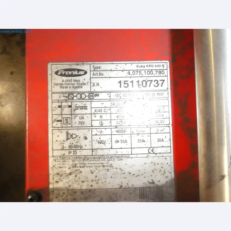 Robots, equipos de soldadura y accesorios de montaje de la industria del automóvil-1