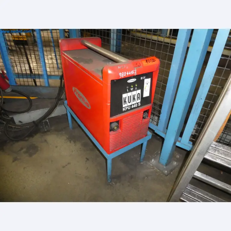 Robots, equipos de soldadura y accesorios de montaje de la industria del automóvil-3