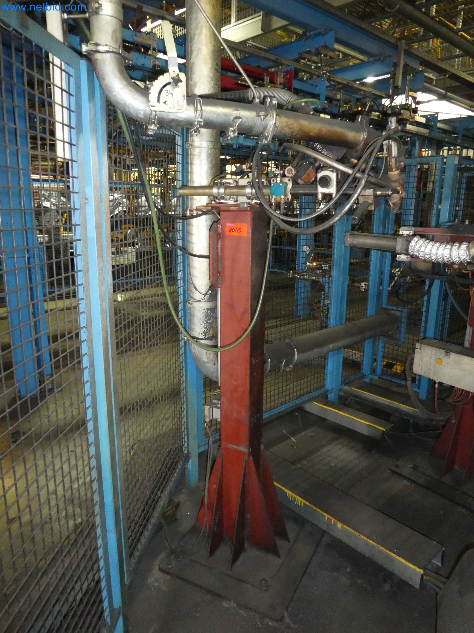 Robots, equipos de soldadura y accesorios de montaje de la industria del automóvil-4