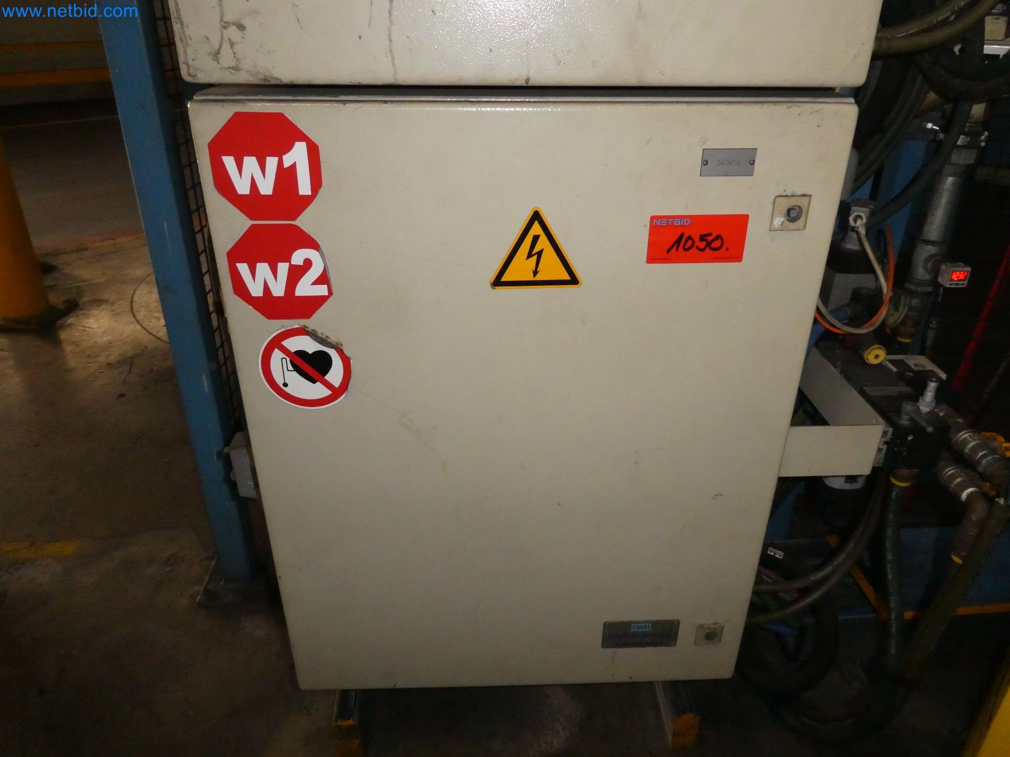 Robots, equipos de soldadura y accesorios de montaje de la industria del automóvil-5