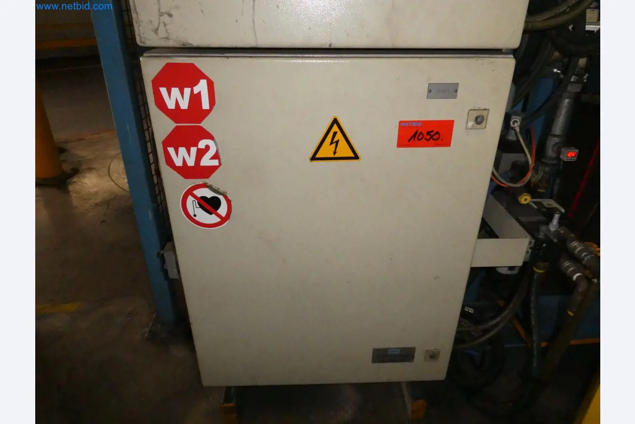 Robots, equipos de soldadura y accesorios de montaje de la industria del automóvil-5