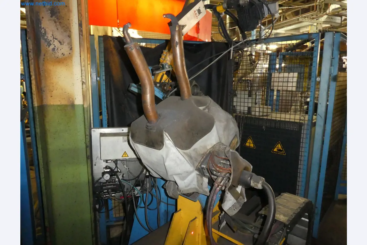 Robots, equipos de soldadura y accesorios de montaje de la industria del automóvil-9