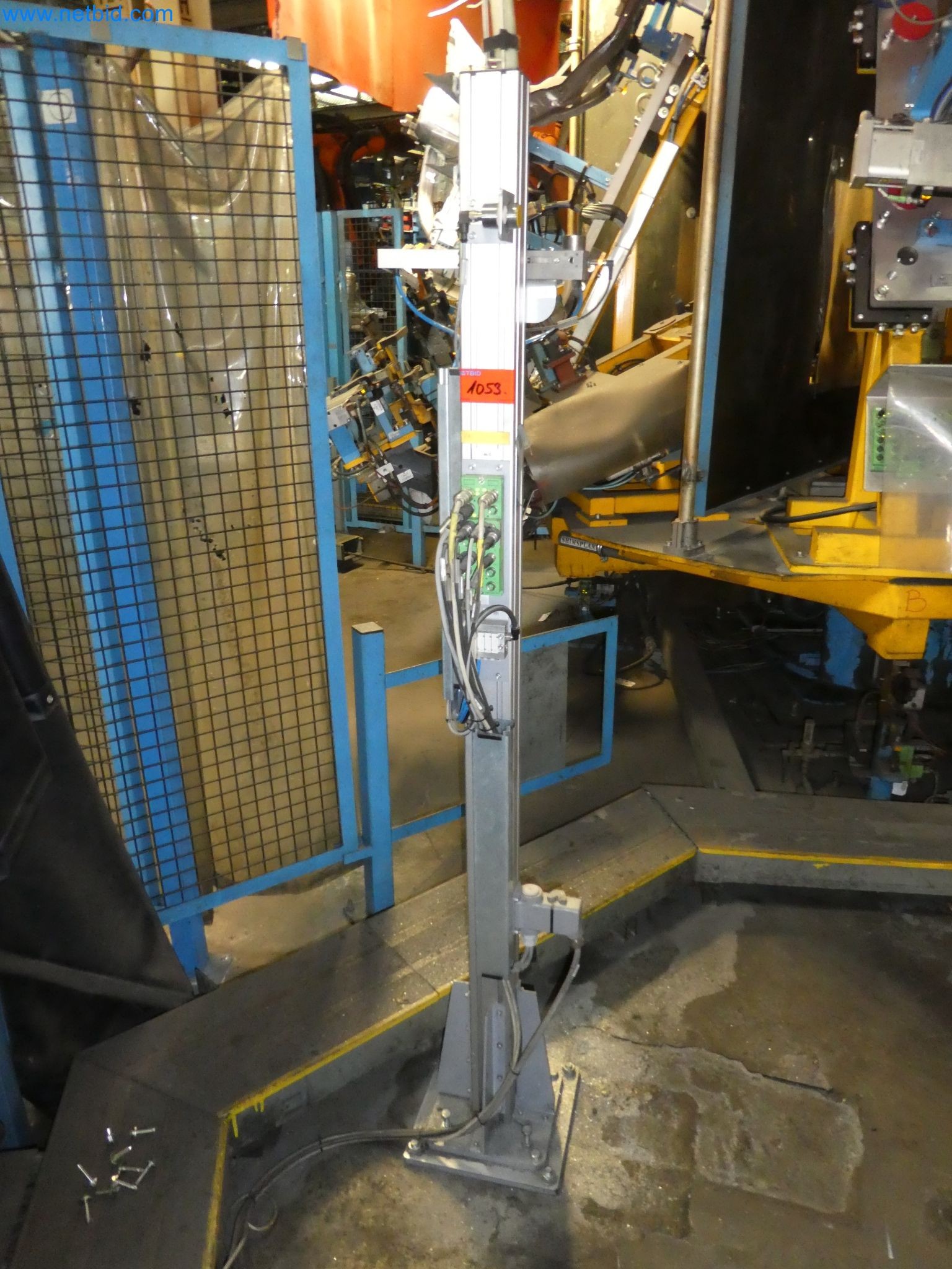 Robots, equipos de soldadura y accesorios de montaje de la industria del automóvil-1