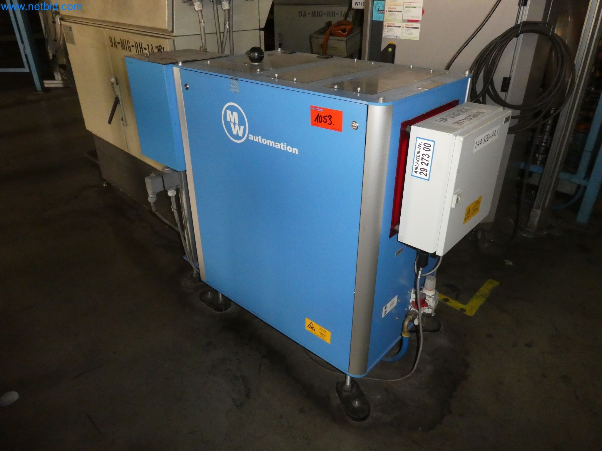 Robots, equipos de soldadura y accesorios de montaje de la industria del automóvil-2