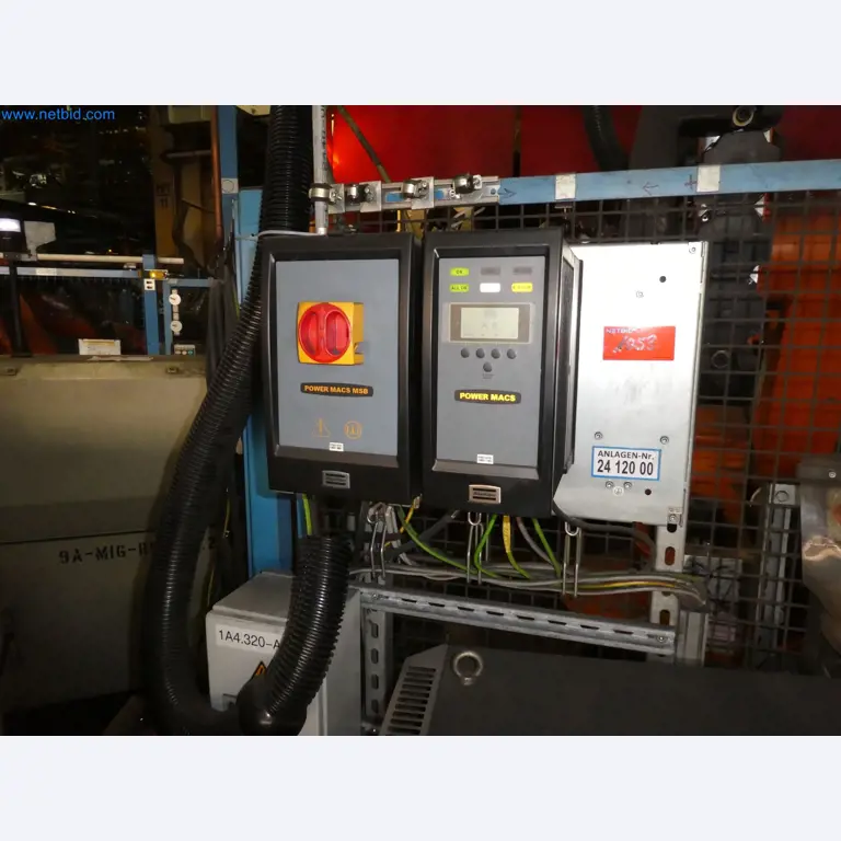 Robots, equipos de soldadura y accesorios de montaje de la industria del automóvil-3