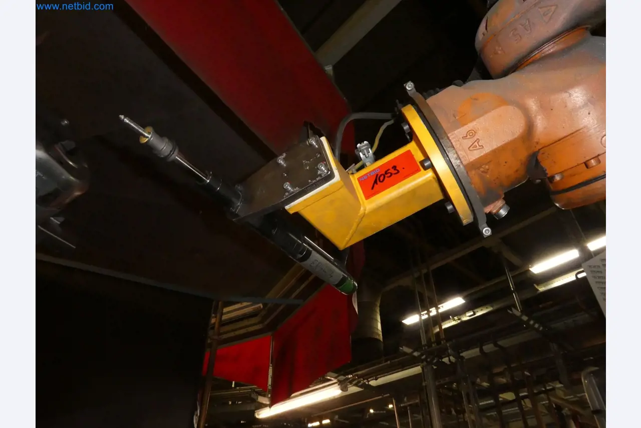 Robots, equipos de soldadura y accesorios de montaje de la industria del automóvil-4