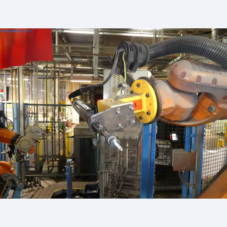 Robots, equipos de soldadura y accesorios de montaje de la industria del automóvil-5