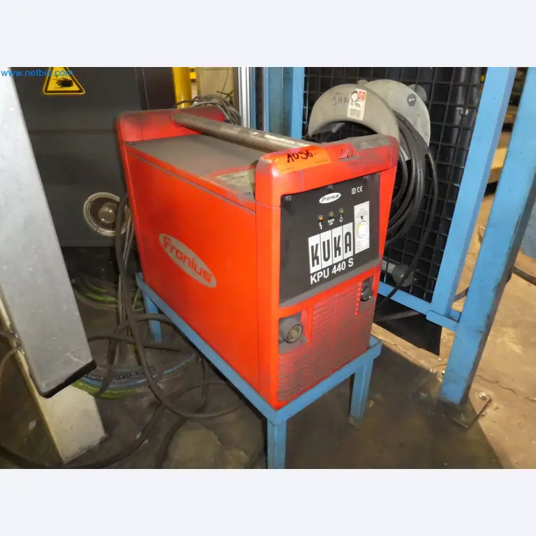 Robots, equipos de soldadura y accesorios de montaje de la industria del automóvil-1