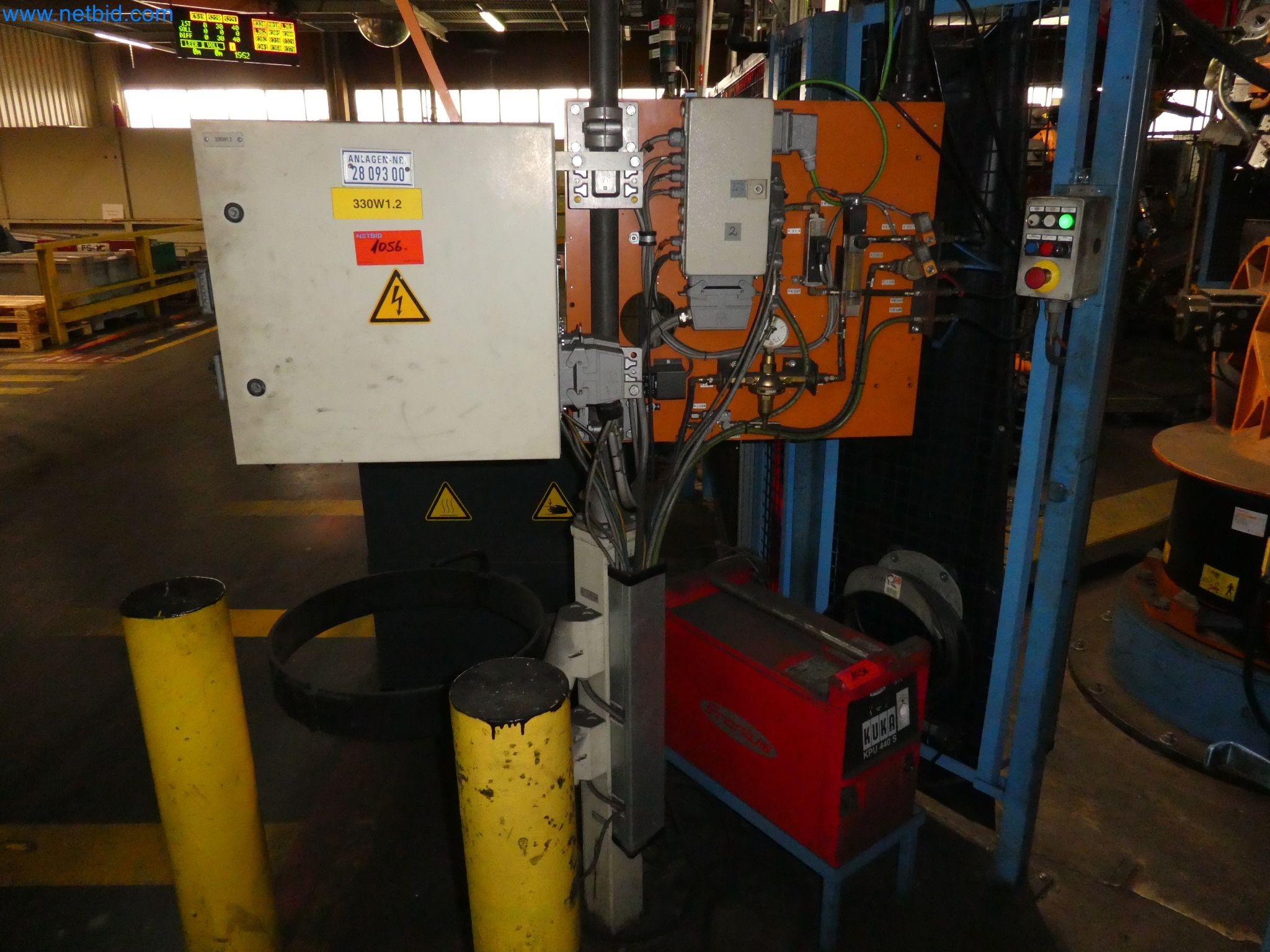 Robots, equipos de soldadura y accesorios de montaje de la industria del automóvil-4