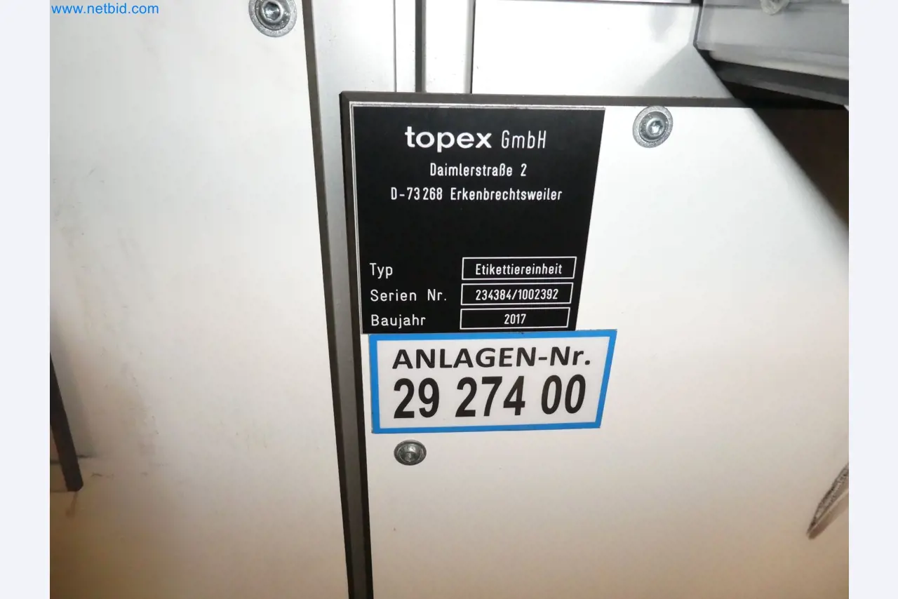 Roboter, Schweißgeräte und Montagezubehör aus der Automobilindustrie-2