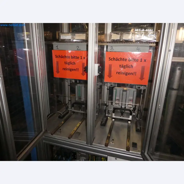 Roboter, Schweißgeräte und Montagezubehör aus der Automobilindustrie-3