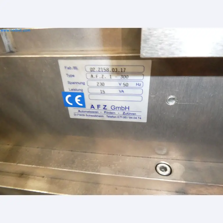 Roboter, Schweißgeräte und Montagezubehör aus der Automobilindustrie-5