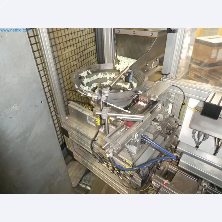 Roboter, Schweißgeräte und Montagezubehör aus der Automobilindustrie-6