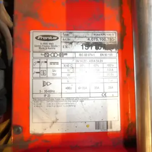 Soldadora de arco con protección de gas (9ARH 300W2.2) Fronius Kuka KPU 440S