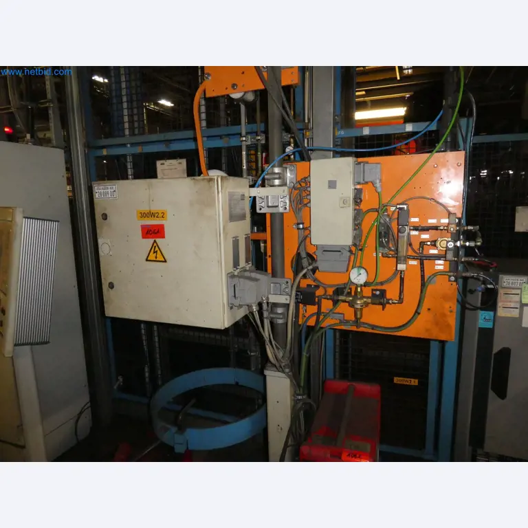 Roboty, svařovací zařízení a montážní příslušenství z automobilového průmyslu-4