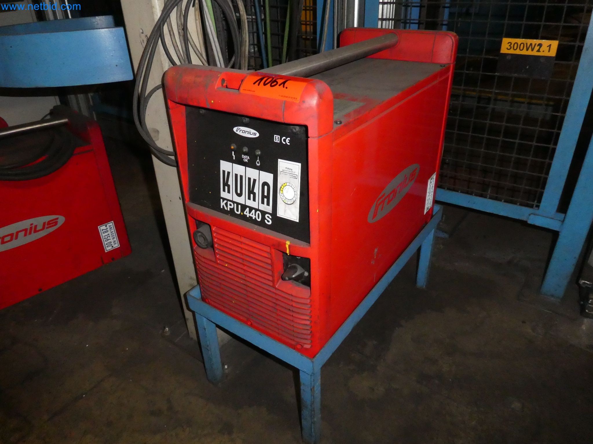 Robots, equipos de soldadura y accesorios de montaje de la industria del automóvil-5