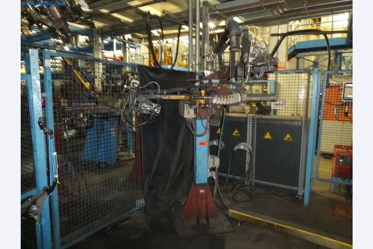Roboty, svařovací zařízení a montážní příslušenství z automobilového průmyslu-6