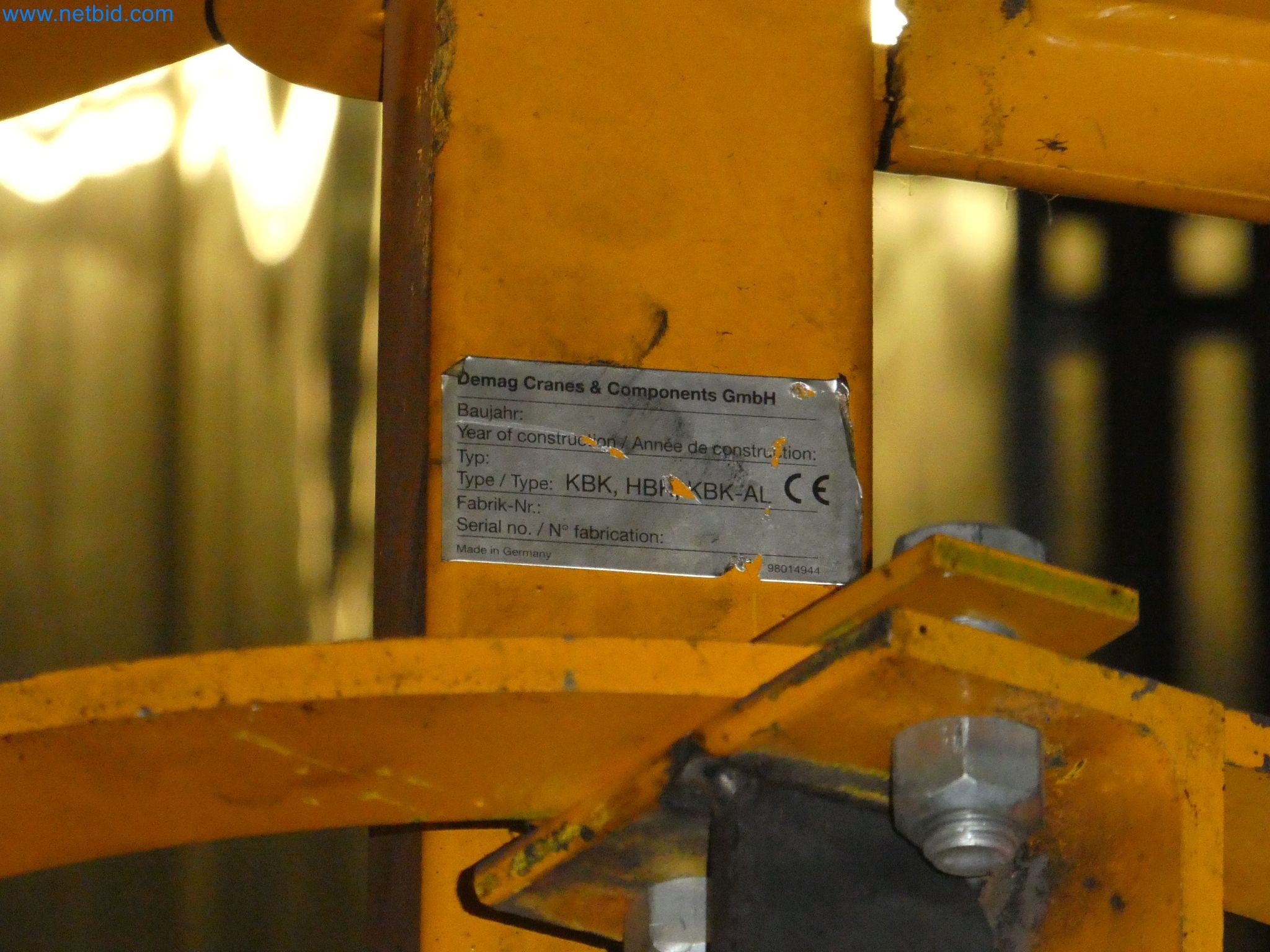 Roboty, svařovací zařízení a montážní příslušenství z automobilového průmyslu-1