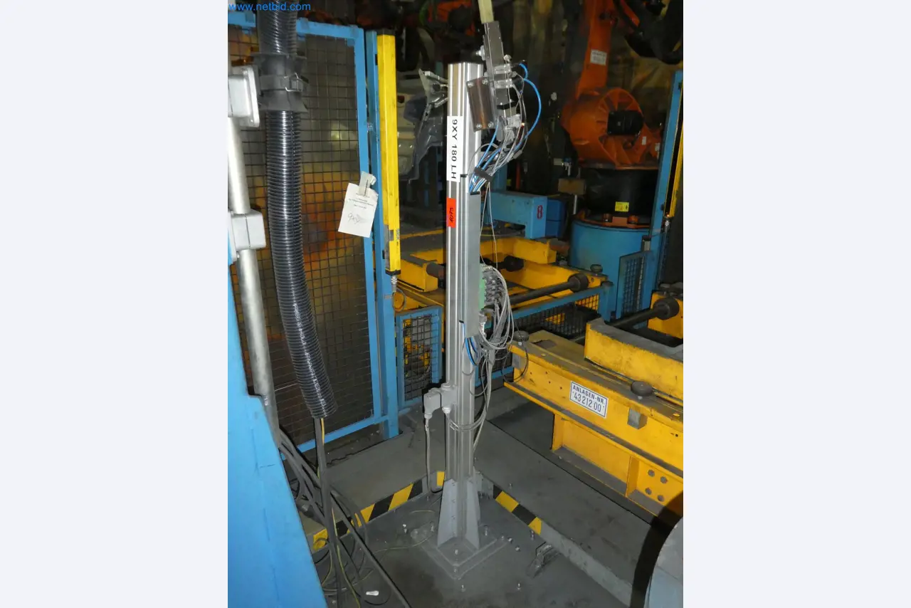 Robots, equipos de soldadura y accesorios de montaje de la industria del automóvil-10