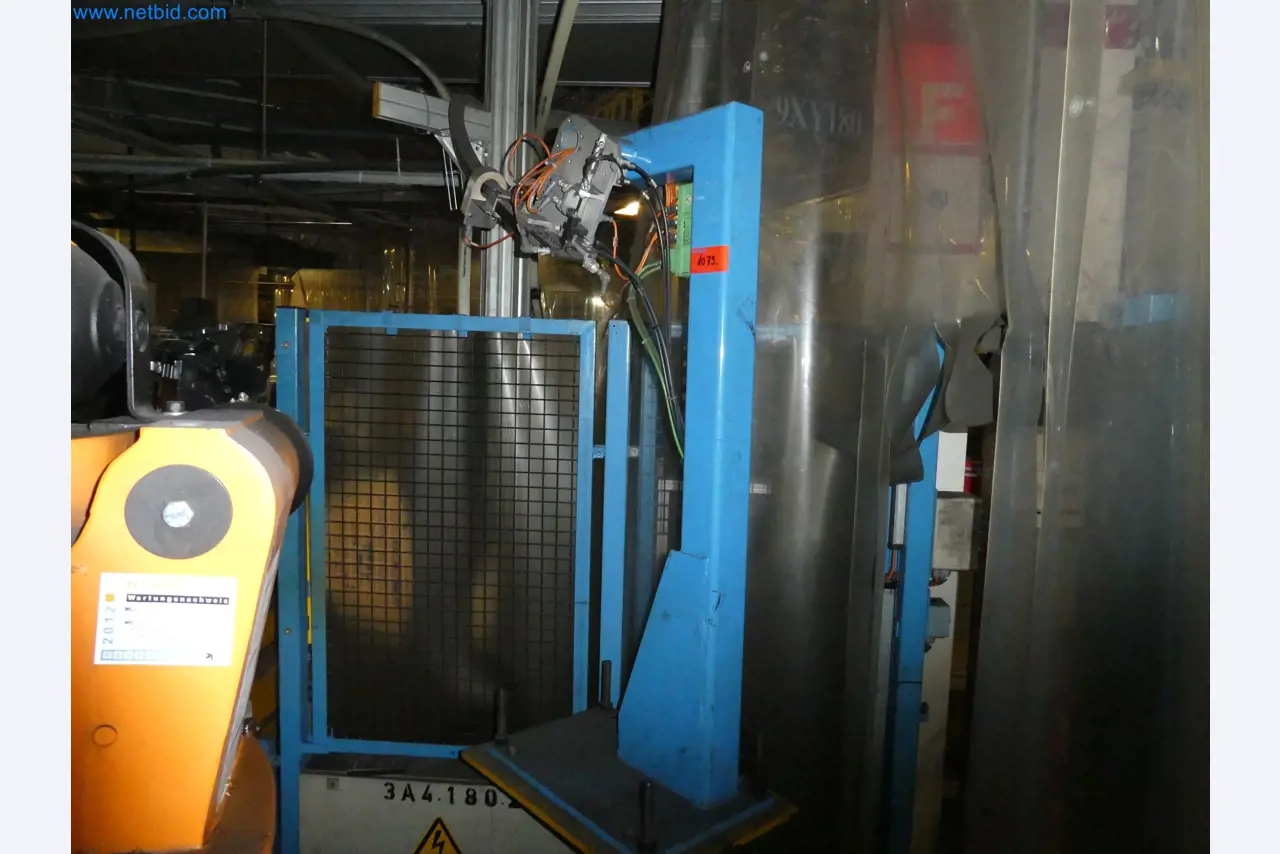 Robots, equipos de soldadura y accesorios de montaje de la industria del automóvil-3