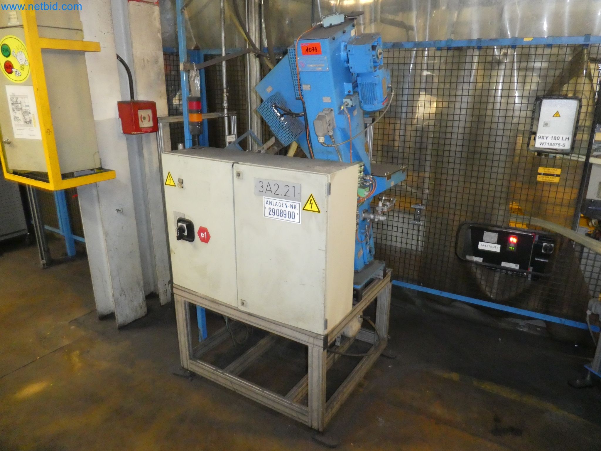 Robots, equipos de soldadura y accesorios de montaje de la industria del automóvil-5