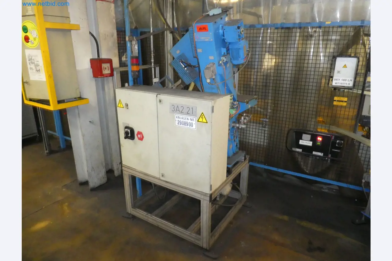 Robots, equipos de soldadura y accesorios de montaje de la industria del automóvil-5