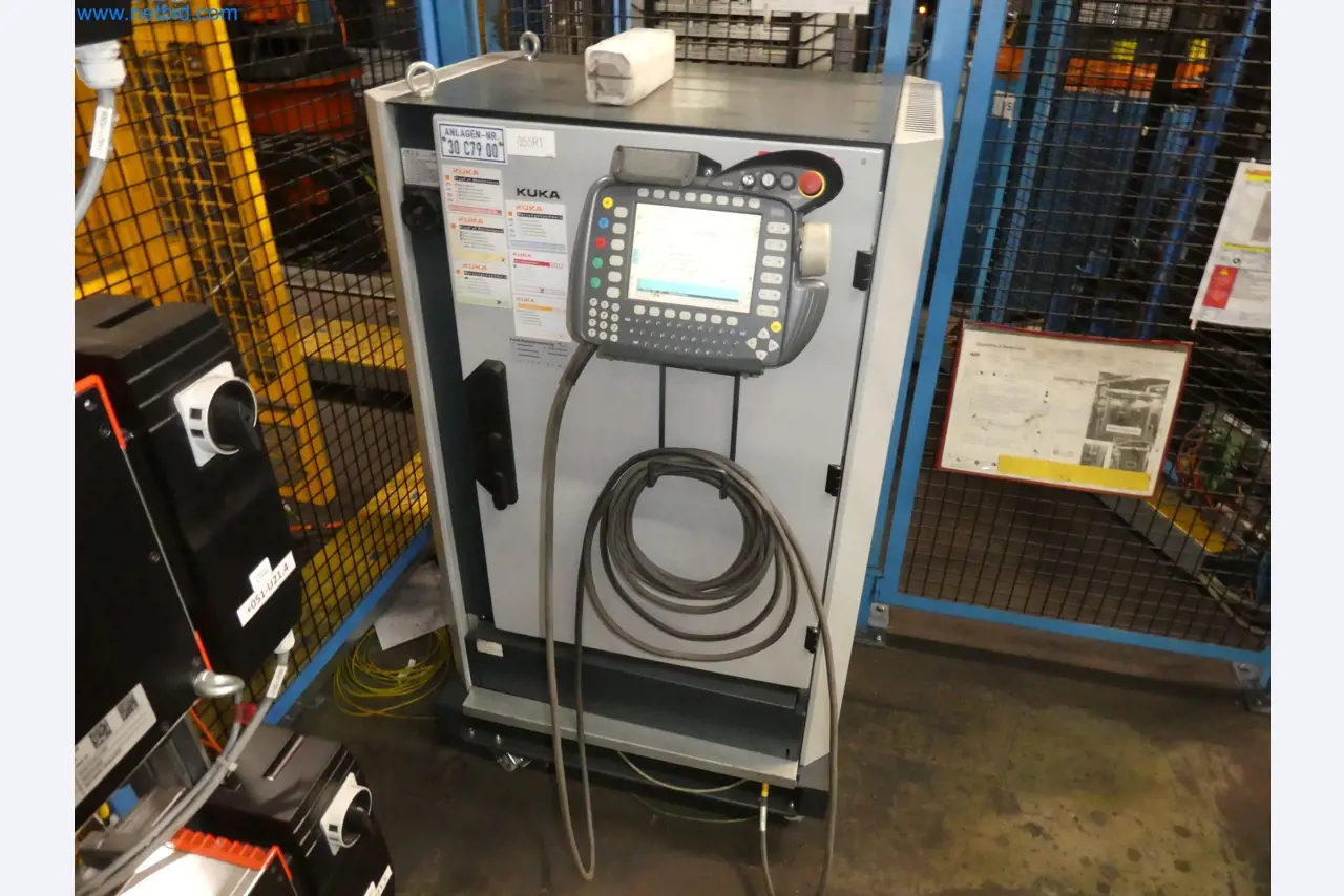 Robots, welding equipment and assembly accessories from the automotive industry-10