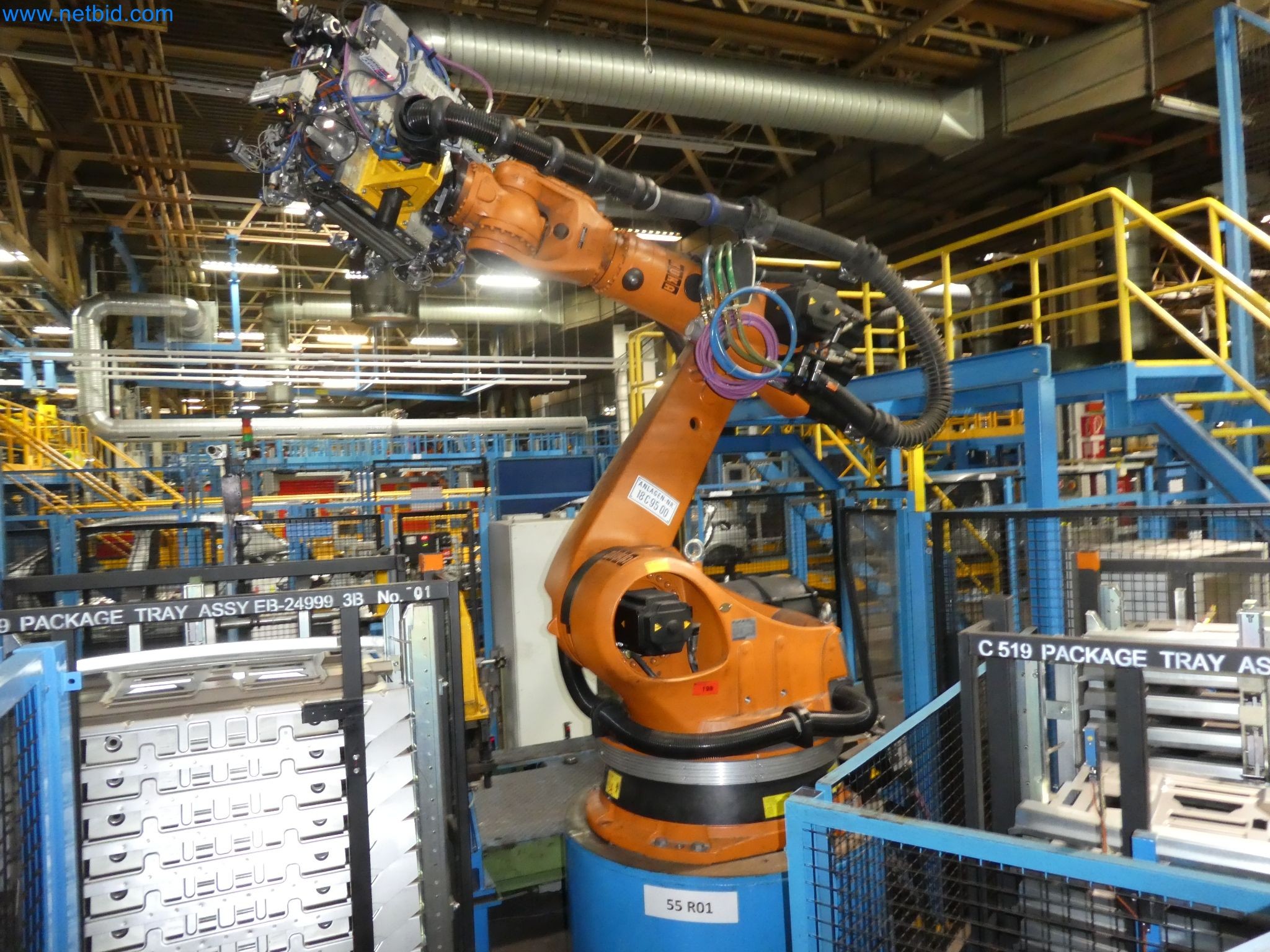 Robots, welding equipment and assembly accessories from the automotive industry-3