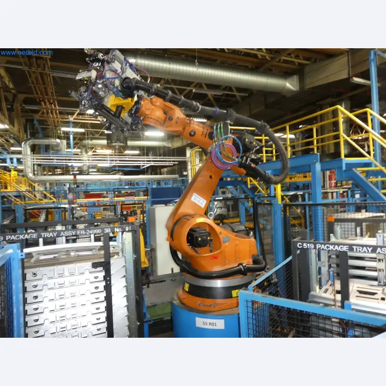 Robots, welding equipment and assembly accessories from the automotive industry-3