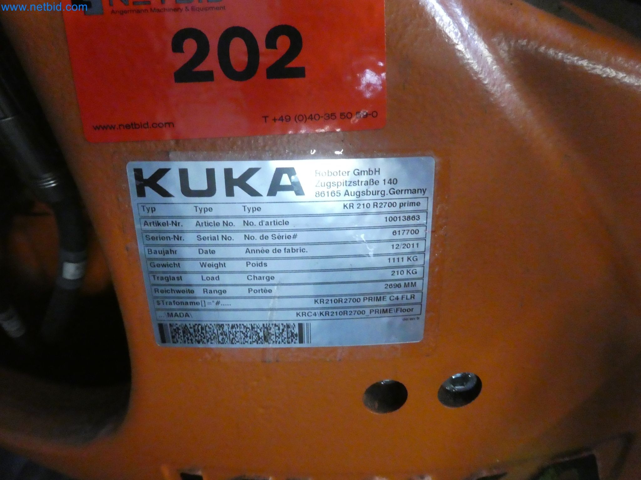 Robots, welding equipment and assembly accessories from the automotive industry-5