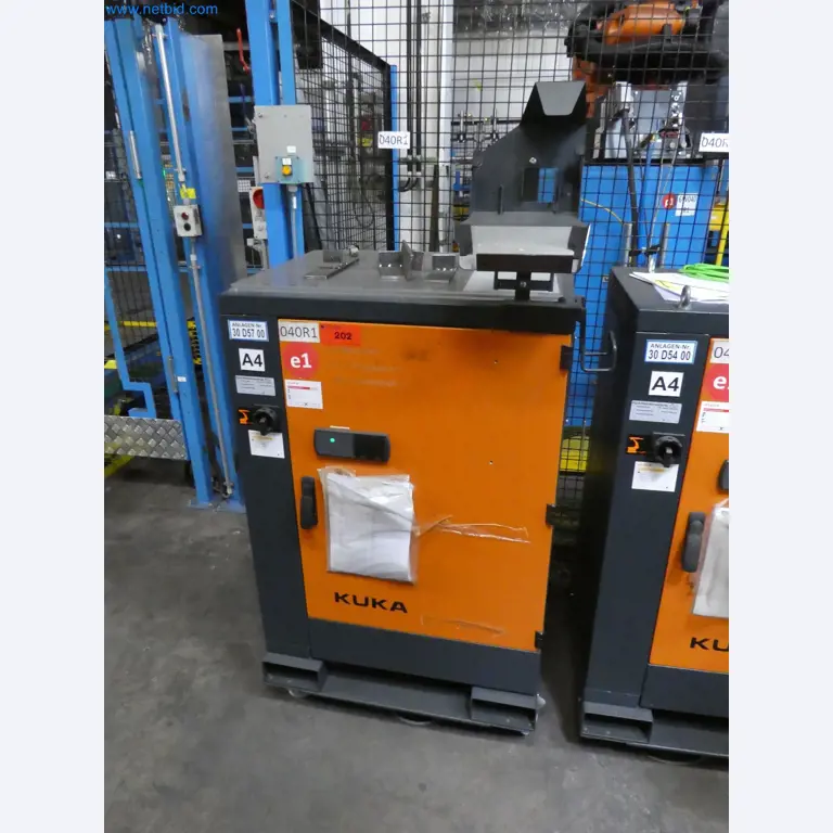 Robots, welding equipment and assembly accessories from the automotive industry-7