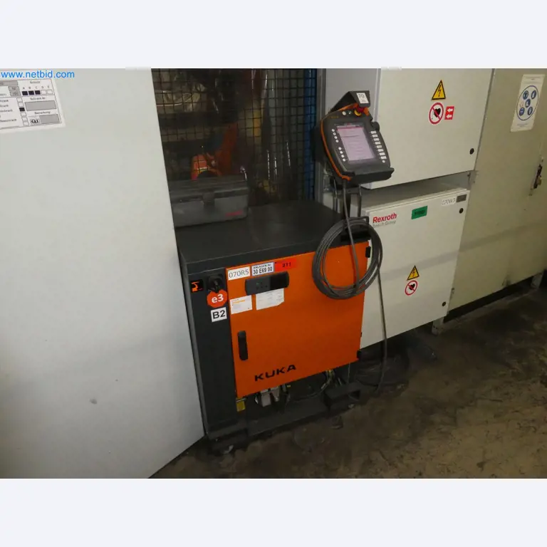 Robots, welding equipment and assembly accessories from the automotive industry-11