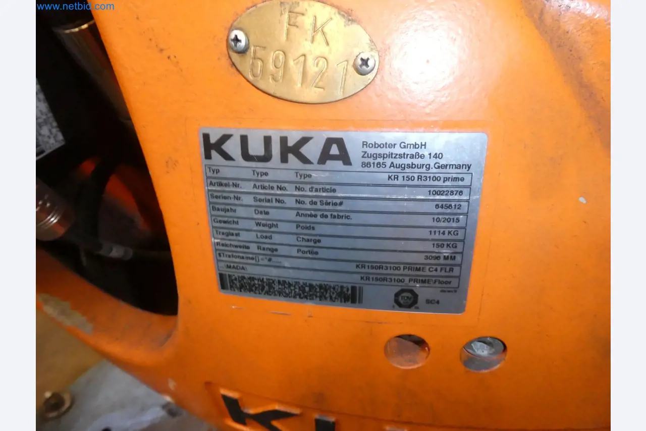 Robots, welding equipment and assembly accessories from the automotive industry-12