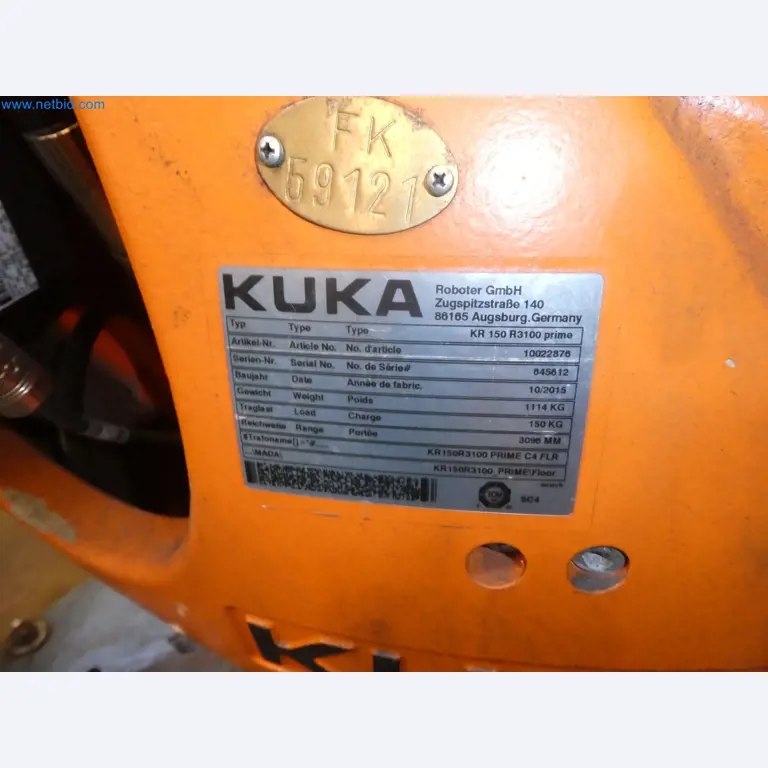 Robots, welding equipment and assembly accessories from the automotive industry-12