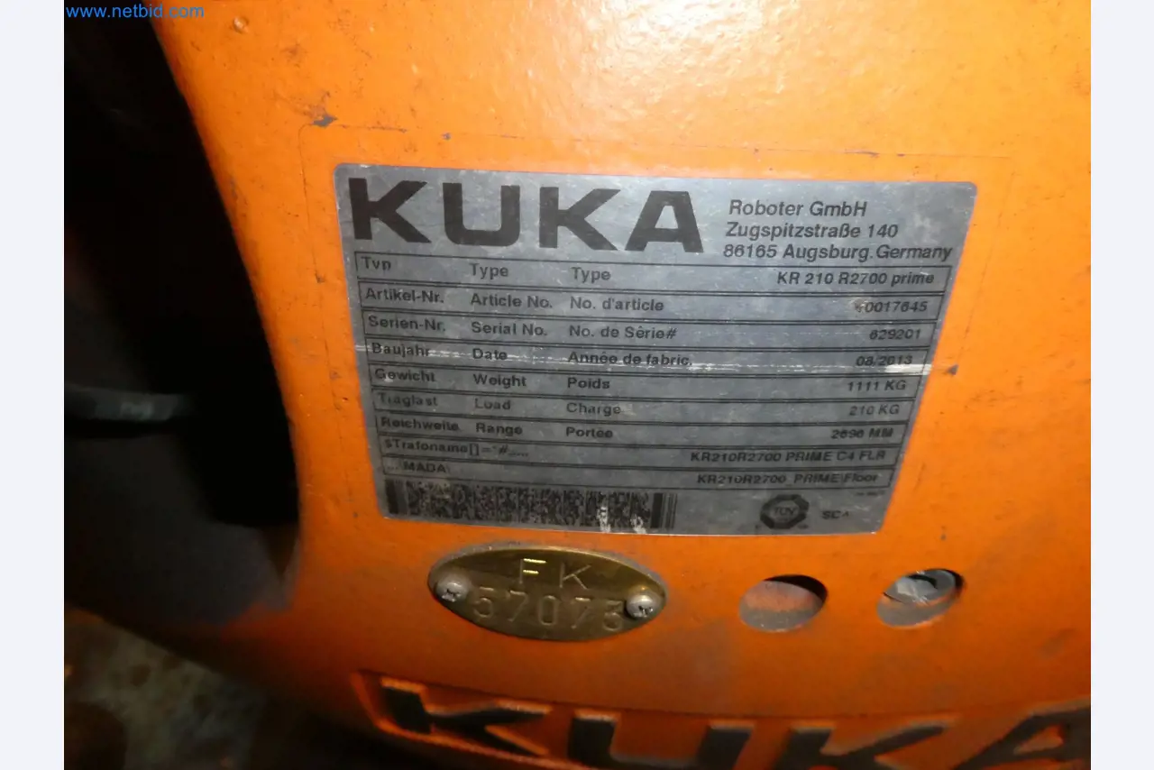 Robots, welding equipment and assembly accessories from the automotive industry-13