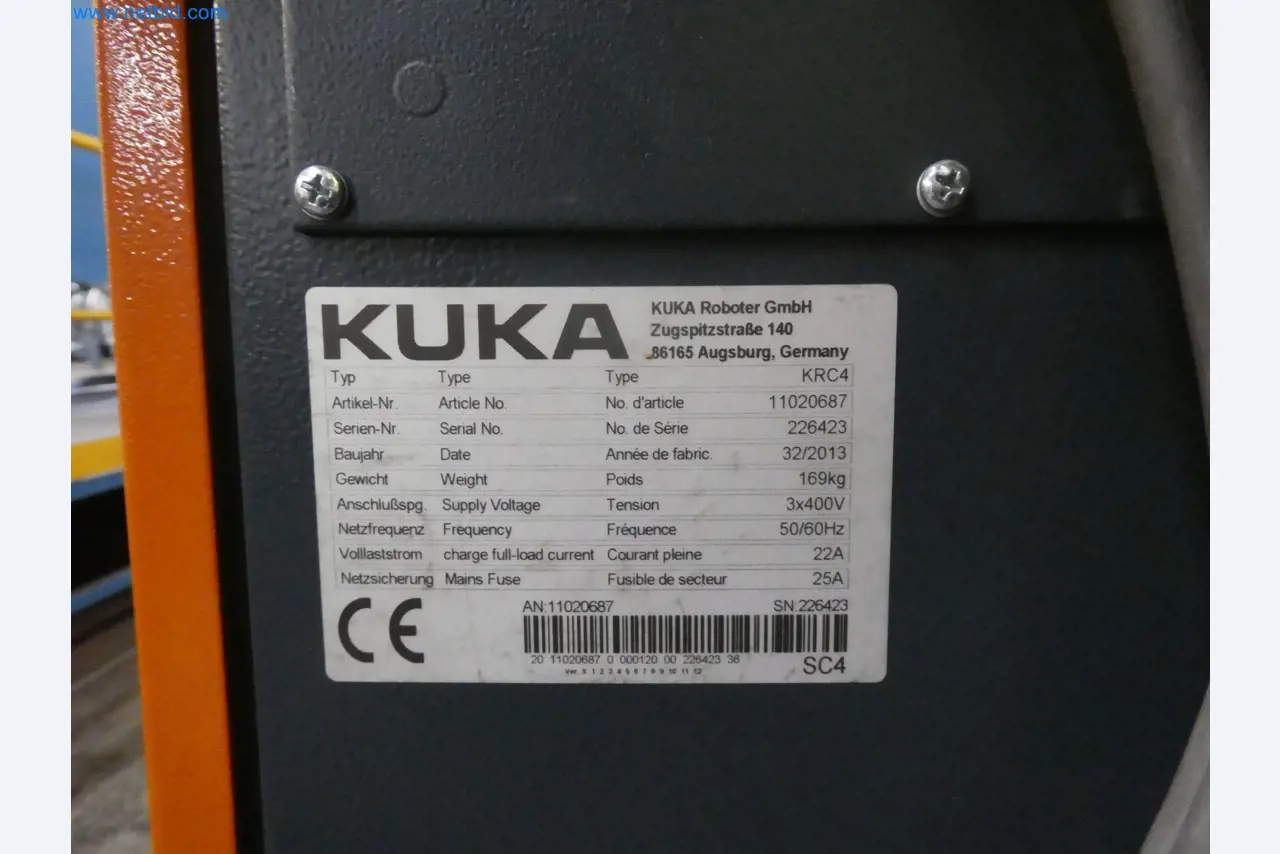 Robots, welding equipment and assembly accessories from the automotive industry-14