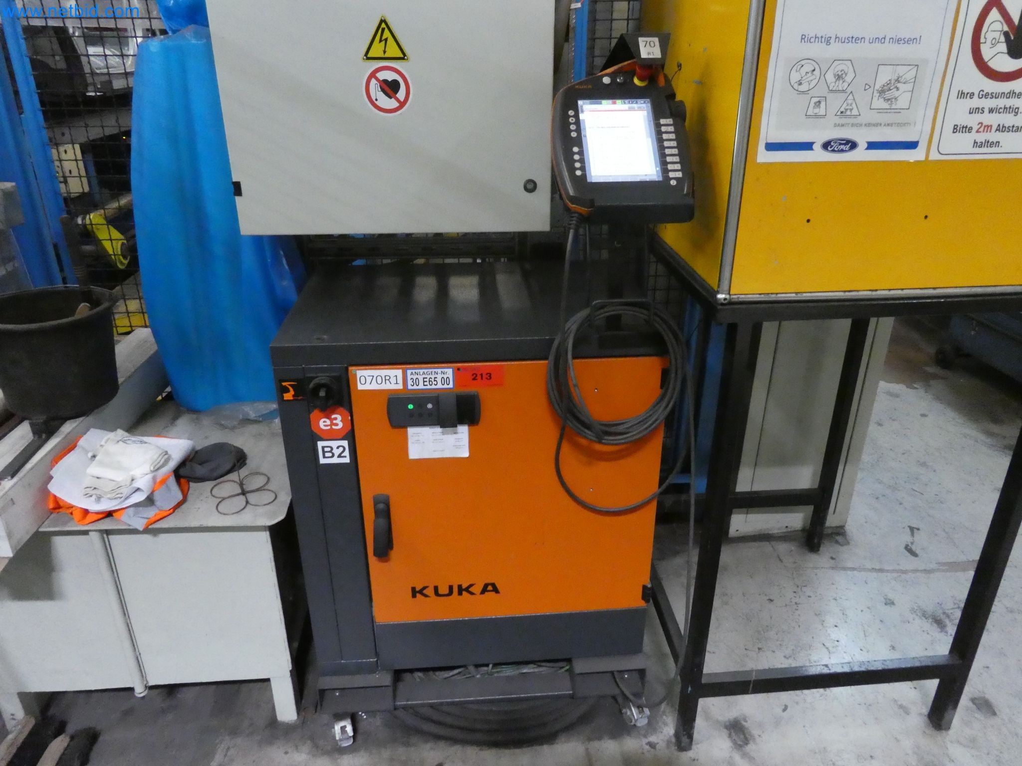 Robots, welding equipment and assembly accessories from the automotive industry-15