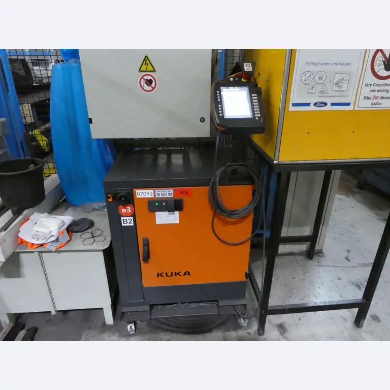 Robots, welding equipment and assembly accessories from the automotive industry-15