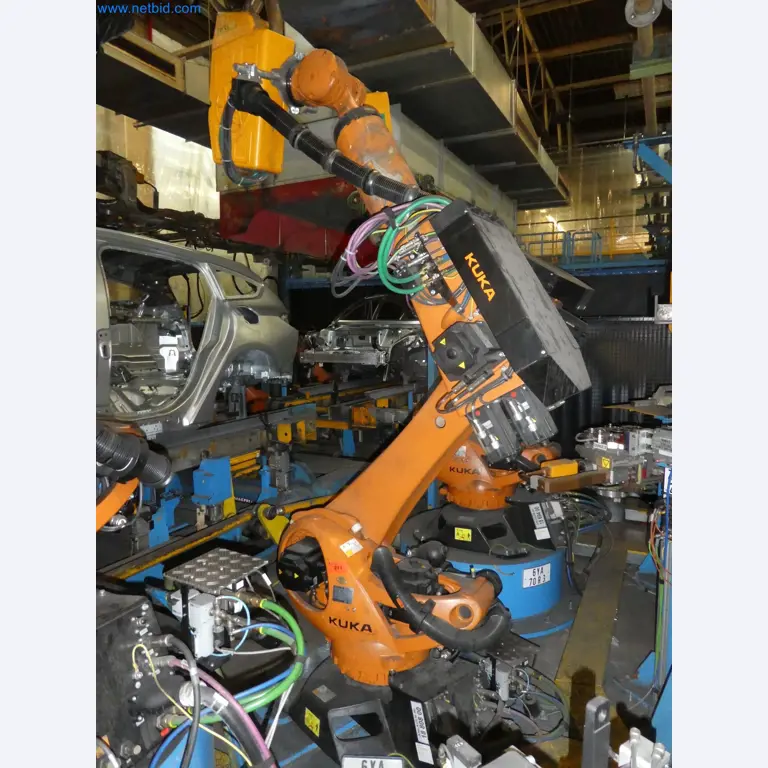 Robots, welding equipment and assembly accessories from the automotive industry-16