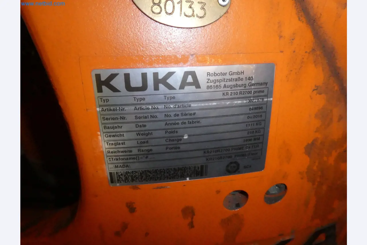 Robots, welding equipment and assembly accessories from the automotive industry-17