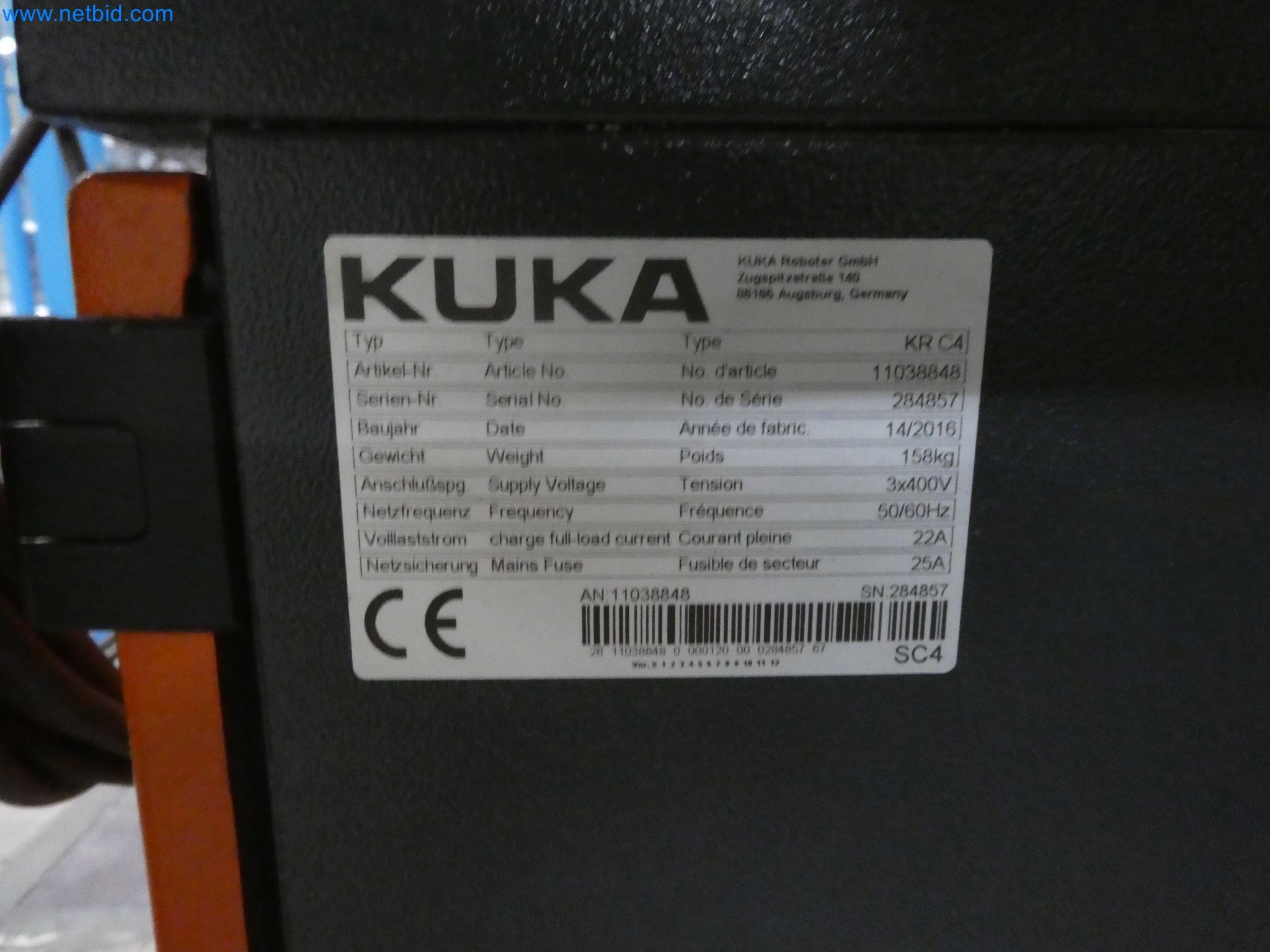 Robots, welding equipment and assembly accessories from the automotive industry-20