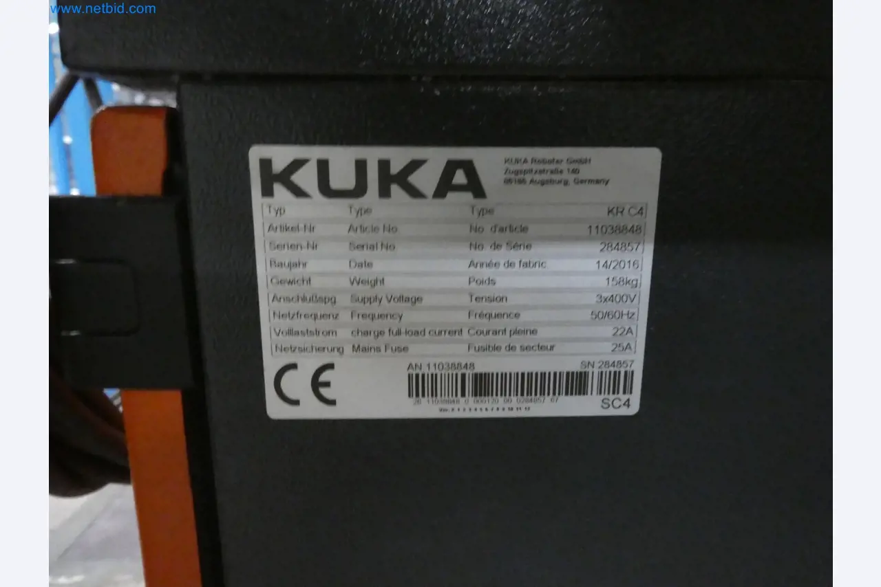 Robots, welding equipment and assembly accessories from the automotive industry-20