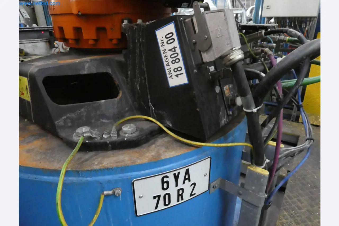 Robots, welding equipment and assembly accessories from the automotive industry-25